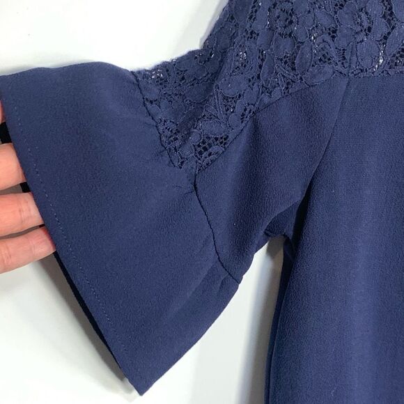 Monteau Women's Lace Shoulder Keyhole Short Sleeve Blouse Blue Size Small - Picture 2 of 6